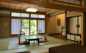ホテル 小安峡温泉 お宿 山の抄  3*